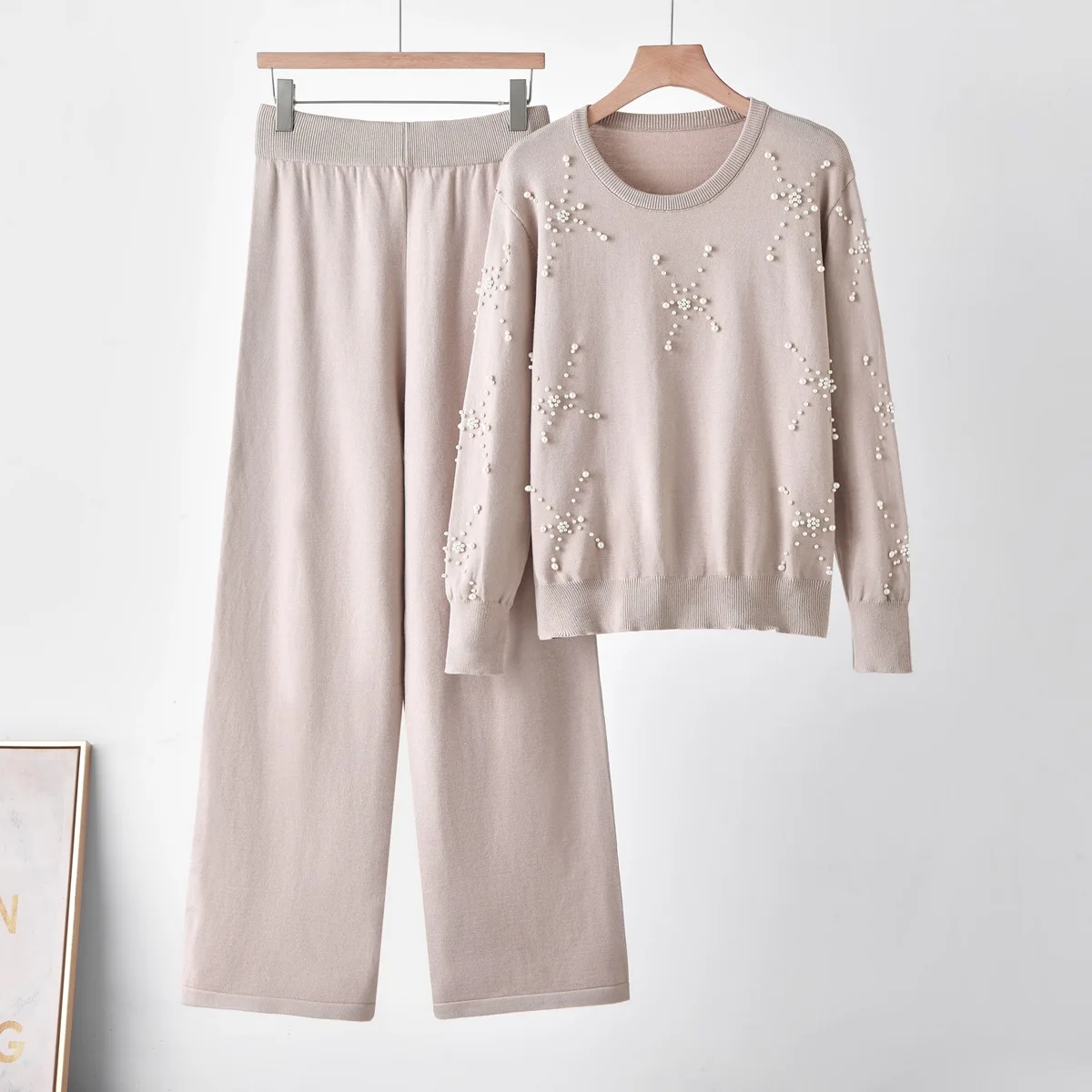 Europe, America 2026 Autumn And Winter Loose Fashion Round Neck Design Sense Hot Diamond Pearl Sweater Knitted Two-piece Set