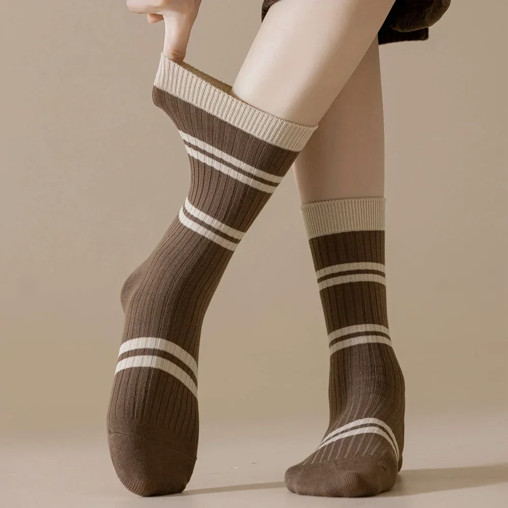 5 Pairs Retro Women Socks Autumn Winter Striped Middle Tube Cotton Socks High Quality Vintage Thick Socks Brown