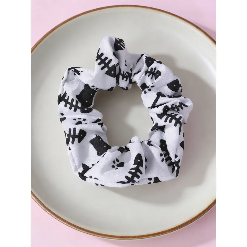 1pc Minimalist Lucky Cat Scrunchie – Ins Style Fabric Large Hair Tie, Light Luxury.