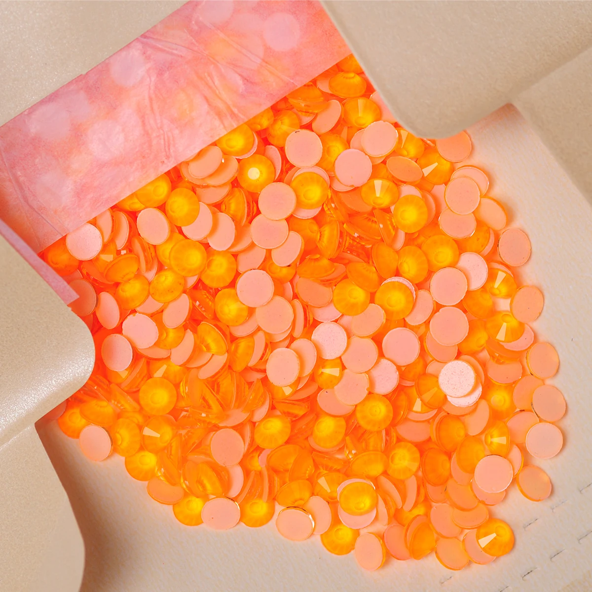 YANRUO 2058 Nicht-elektrische Neon-Strasssteine, nicht heißfixierbar, fluoreszierende glänzende Kristalle für Nagelkunst-Dekoration. – Detail 5