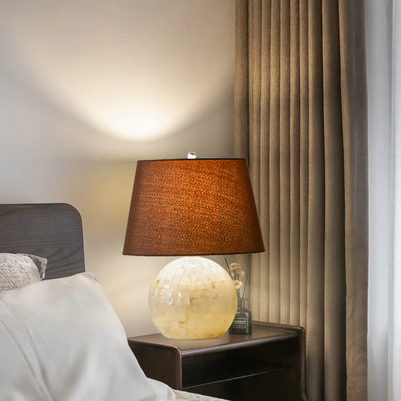 Light luxury American simple living room bedroom bedside hotel wedding model room homestay study natural shell desk lamp