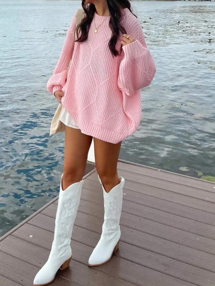 Rosafarbener, übergroßer Pullover aus Zopfmuster, langärmlig mit Rundhalsausschnitt für Freizeitkleidung im Herbst und Winter