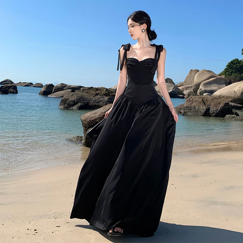 

Комплект Bla Vaion: Топ-жилет на бретельках и облегающая юбка макси с высокой талией