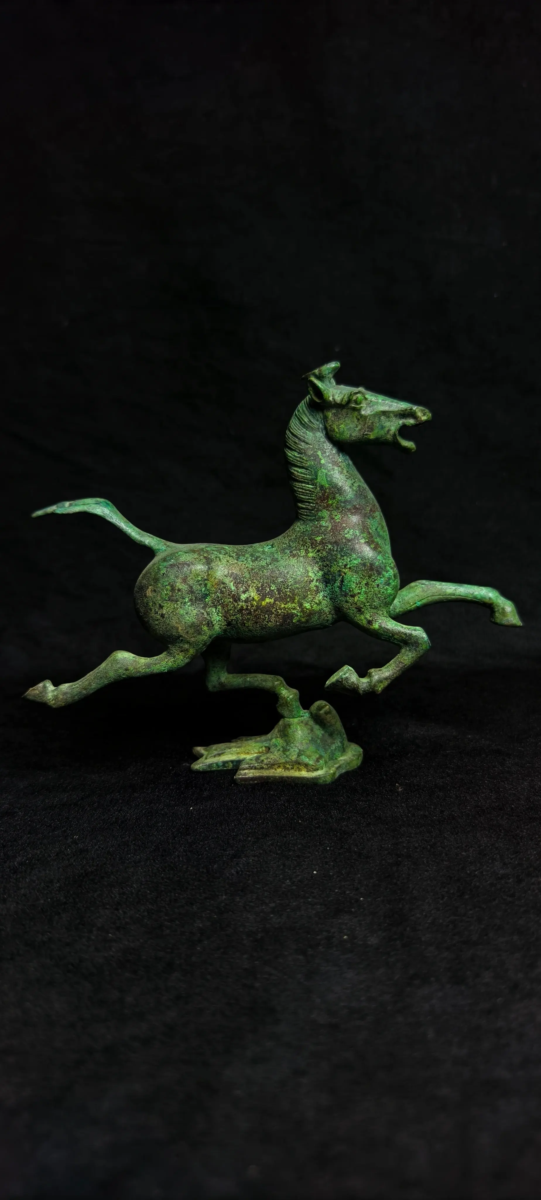 

32/2000 Antique collection bronze horse stepping on flying swallow furniture ornament decoration