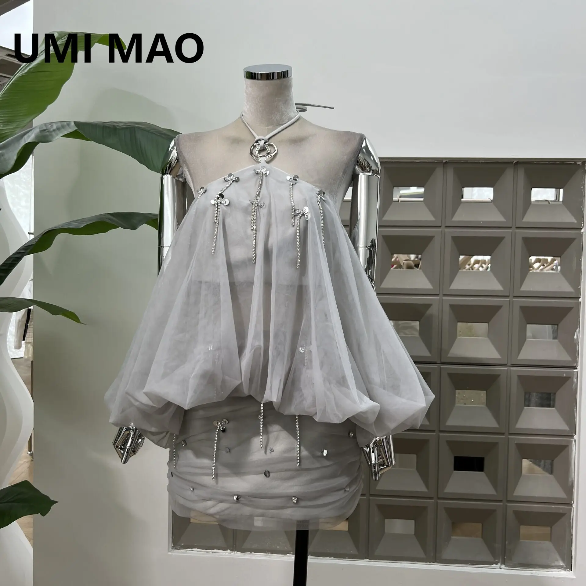 UMI MAO Сексуальная расшитая бриллиантами блестками на шнуровке с подвесным вырезом Прочная плиссированная юбка из пенопласта без бретелек с кисточками на бедрах