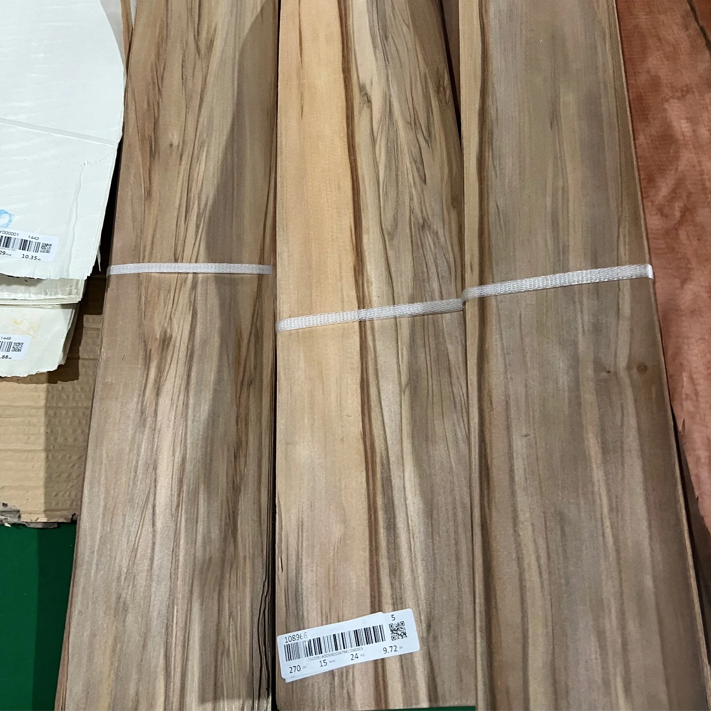 

24sheets/pack L:2.5meters Width:13-16cm 0.5mm Natural apple wood veneer diy craft guitar panel wood veneer skin
