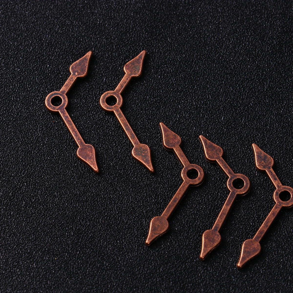 

100Pcs Red Bronze Gear Pendant Alloy Clock Pointer Charm for DIY Jewelry Craft Keychain Anklet Decoration