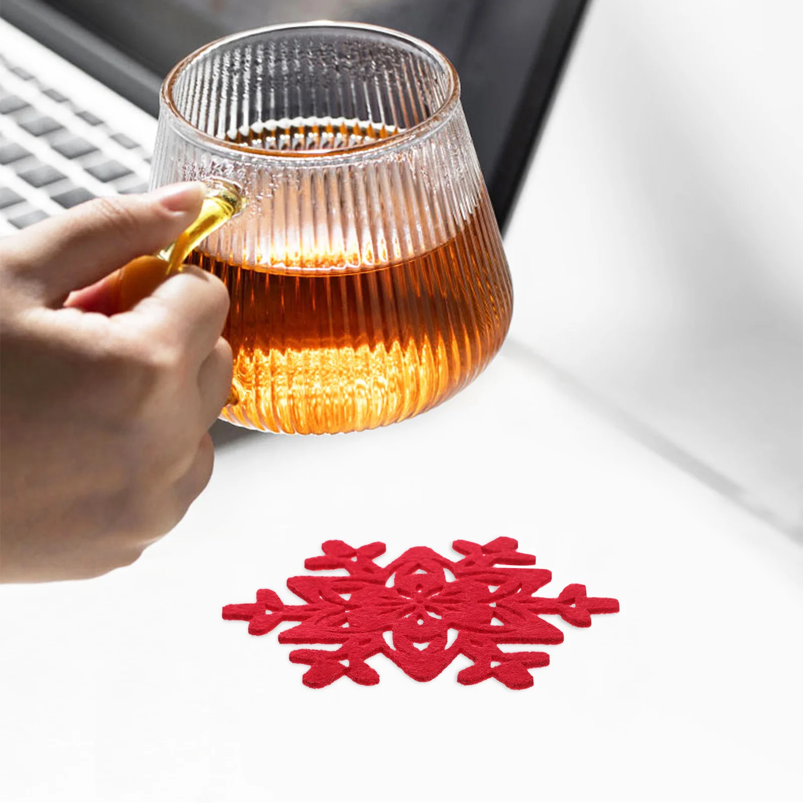 

8 pcs Christmas Felt Coaster Round Cup Mat Heat Insulation Non-Skid Table Protector For Home Office Holiday Gift Xmas Decor