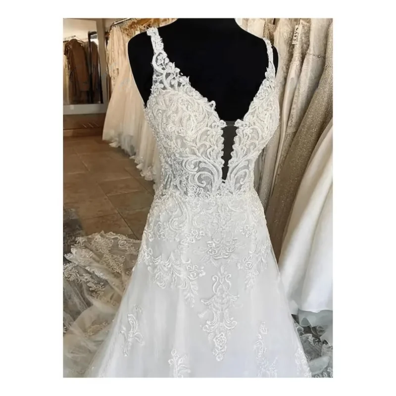 

Customize The Latest Countryside Style Elegant Lace Decal Wedding Dress V-Neck A-Line Bridal Gown Illusion Sleeveless Backless