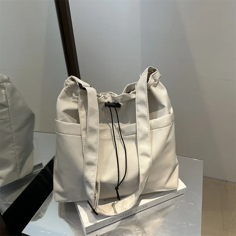 

Large capacity lazy wind single shoulder armpit bag drawstring bucket bag