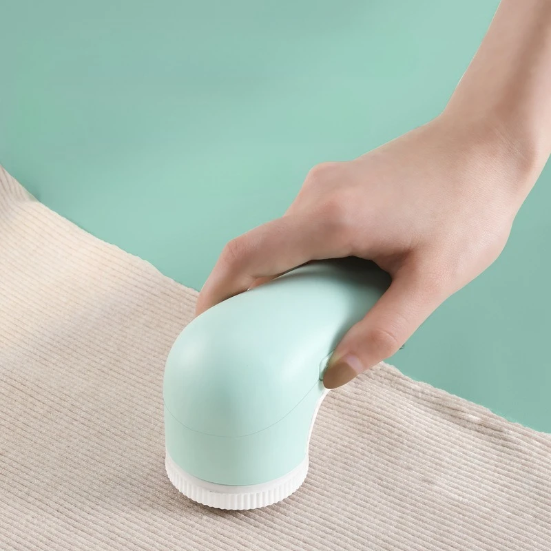 

Electric Fabric Shaver Lint Remover for Clothes Portable Fuzz Trimmer Household with Sharp Blade and Brush