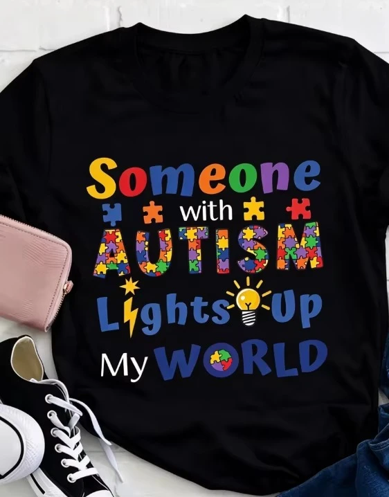 2026 New Arrival Women's Autism Awareness Graphic Tee Someone With Autism Lights Up MY WORLD Print Casual Round Neck Loose Fit Puzzle Design Short Sleeve Daily Wear Basic Top T-Shirt