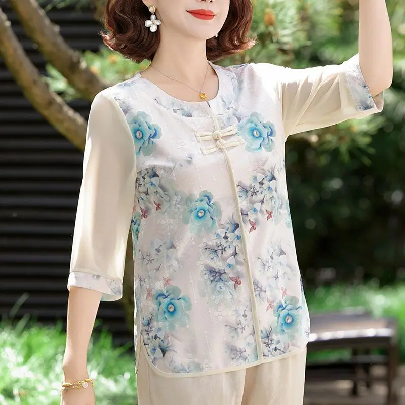 

Элегантный топ в китайском стиле с круглым воротником и рукавами 3/4 для мам среднего возраста