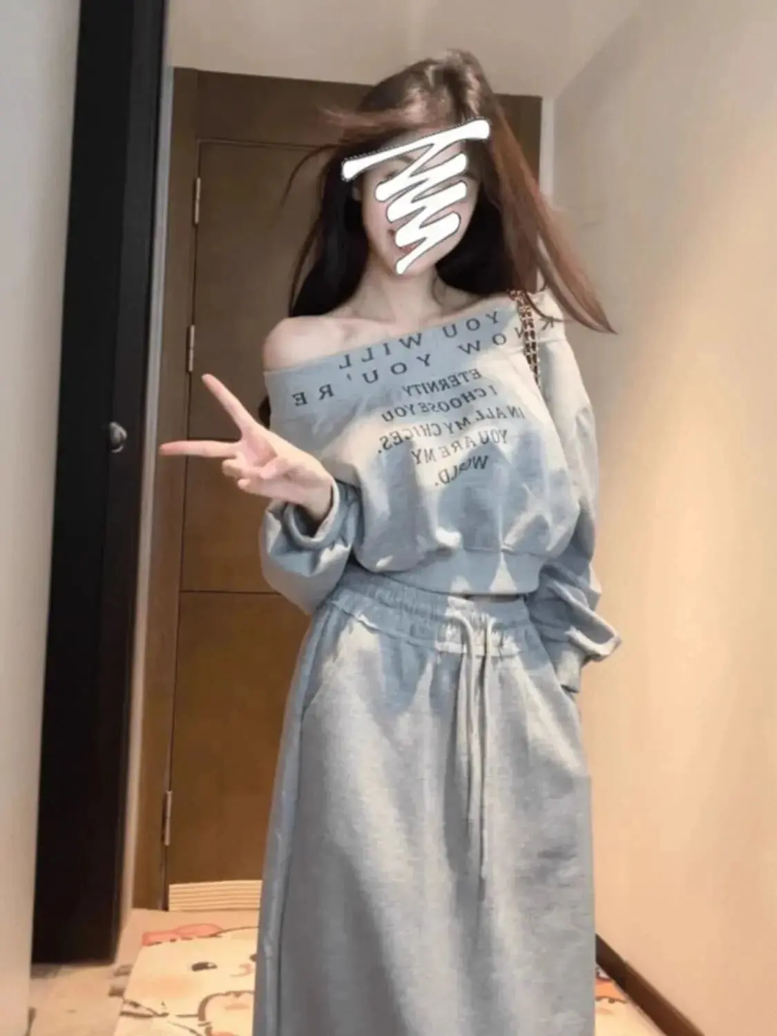 

Fashionable One-Shoulder Top And Half-Skirt Two-Piece Set Women's Spring 2026 New Korean Style Outfit Popular Whole Set