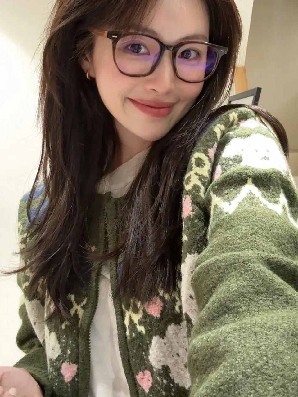 

Супер белый! Корейский свободный вязаный свитер на молнии, кардиган, женский зимний новый модный цвет, воротник, вышивка, верхняя одежда