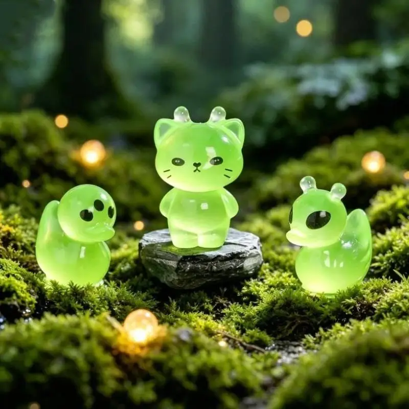10pcs Glow In The Dark Cat Duck Mini Resin Figurines Micro Landscape Desktop Ornaments Party Gifts Home Decoration DIY Crafts