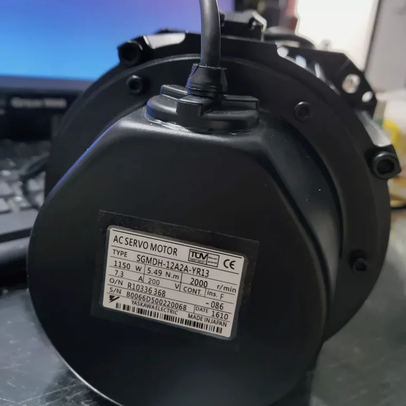 Original Genuine SGMDH-12A2A-YR13 Brand New Servo Motor，SGMDH 12A2A YR13，Fast shipping