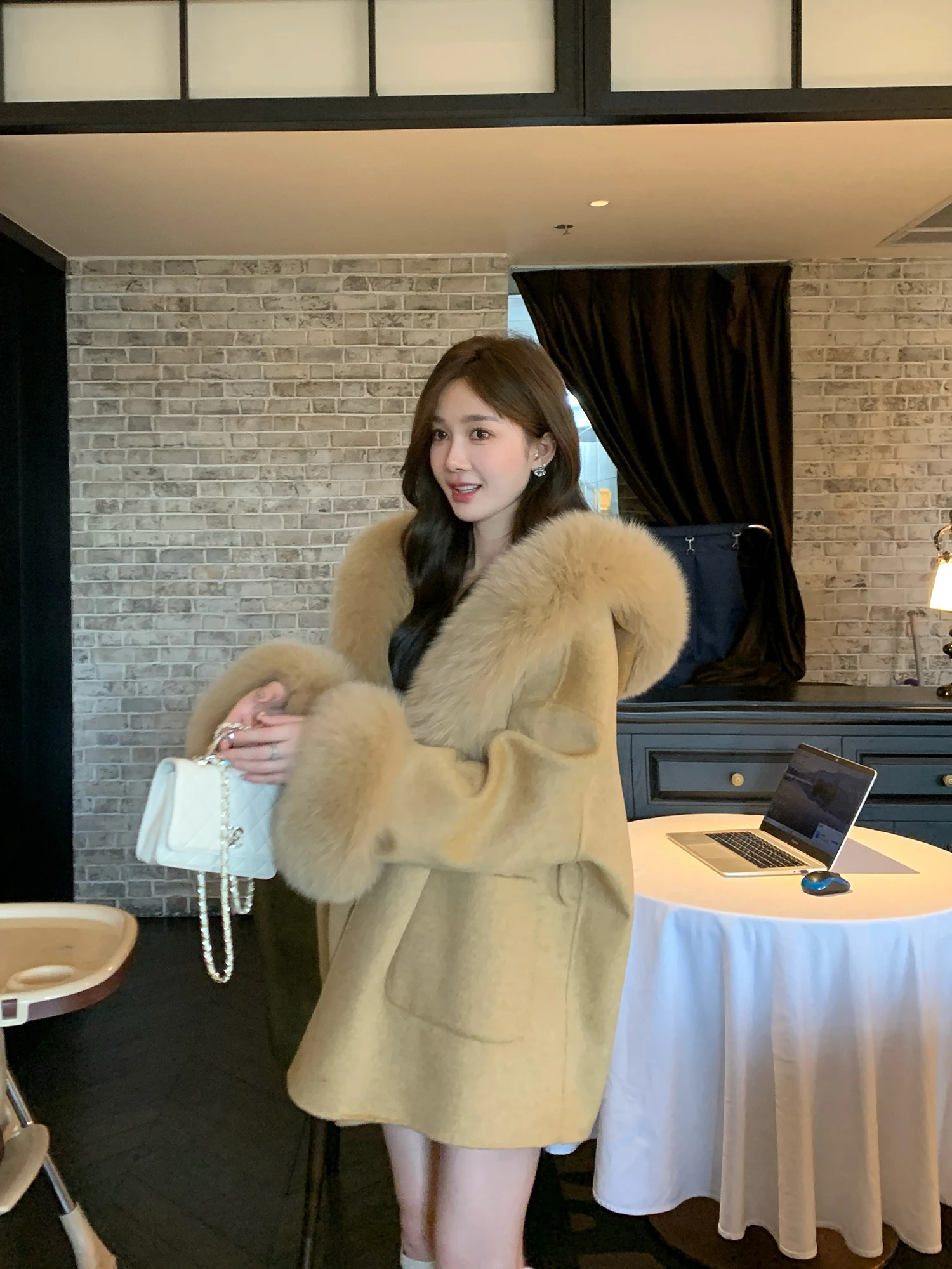 

LM Double-Faced Camere Coat with Fur Collar Hooded Women's Winter Outerwear Korean Sle Long Sve Color