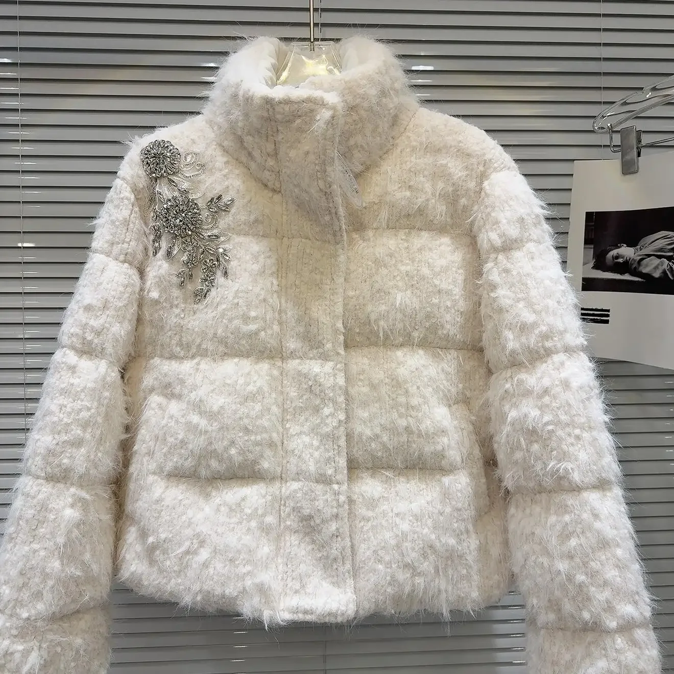 Nueva industria pesada de invierno, chaqueta y abrigos con cuentas de diamantes brillantes y flores, nueva chaqueta cálida con cuello levantado para