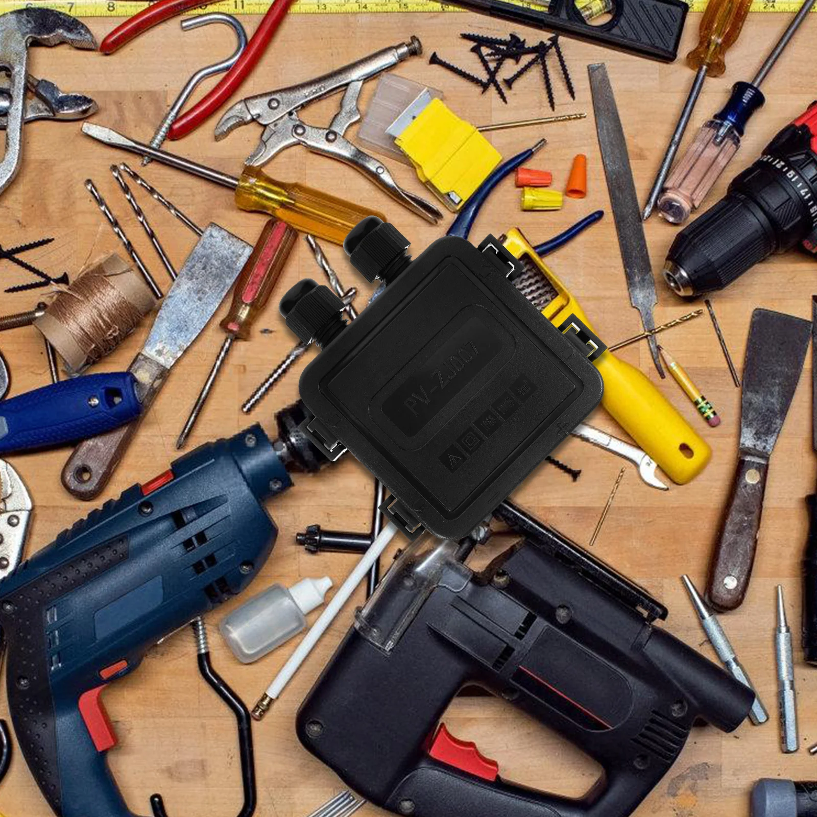 

Waterproof Flame Retardant Wire Box Photovoltaic Junction Boxes Double Hole Diode ABS Metal Material Outdoor Small Size