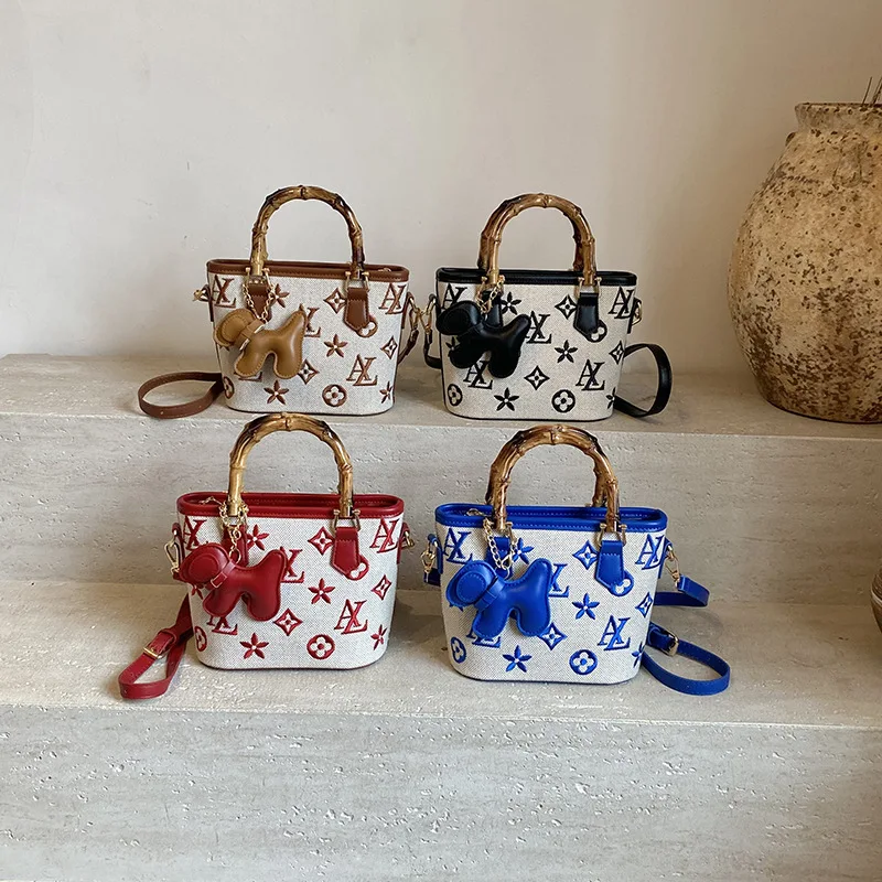 

2025 Europe and America New Summer Women's Exquisite Small Bucket Bag High-end Light Luxury Messenger Handbag