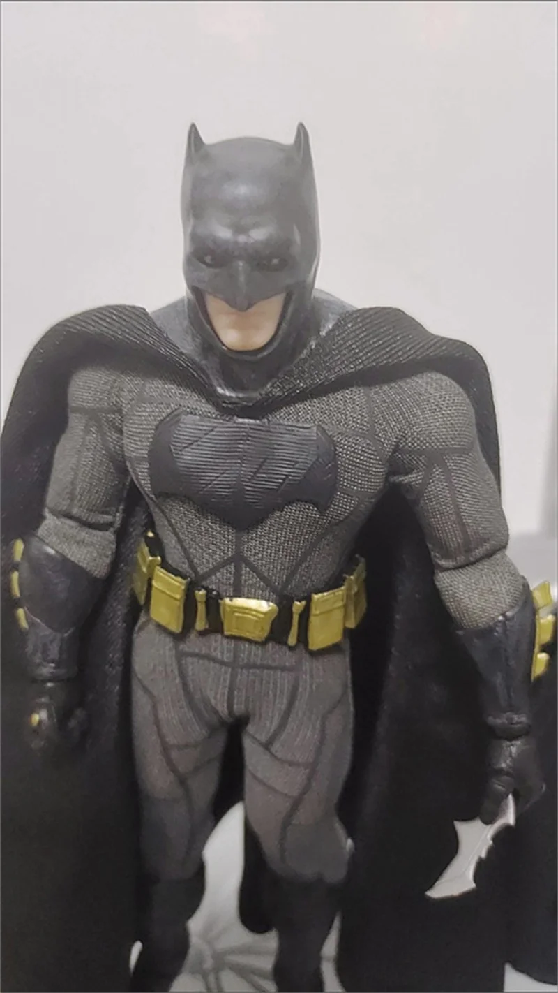 Mezco One 12-Rüstung Batman Actionfigur Batman Figur Bruce Wayne Joker Figur Sammlerstück Modell Spielzeug Geschenk Anime Auf Lager – Detail 9