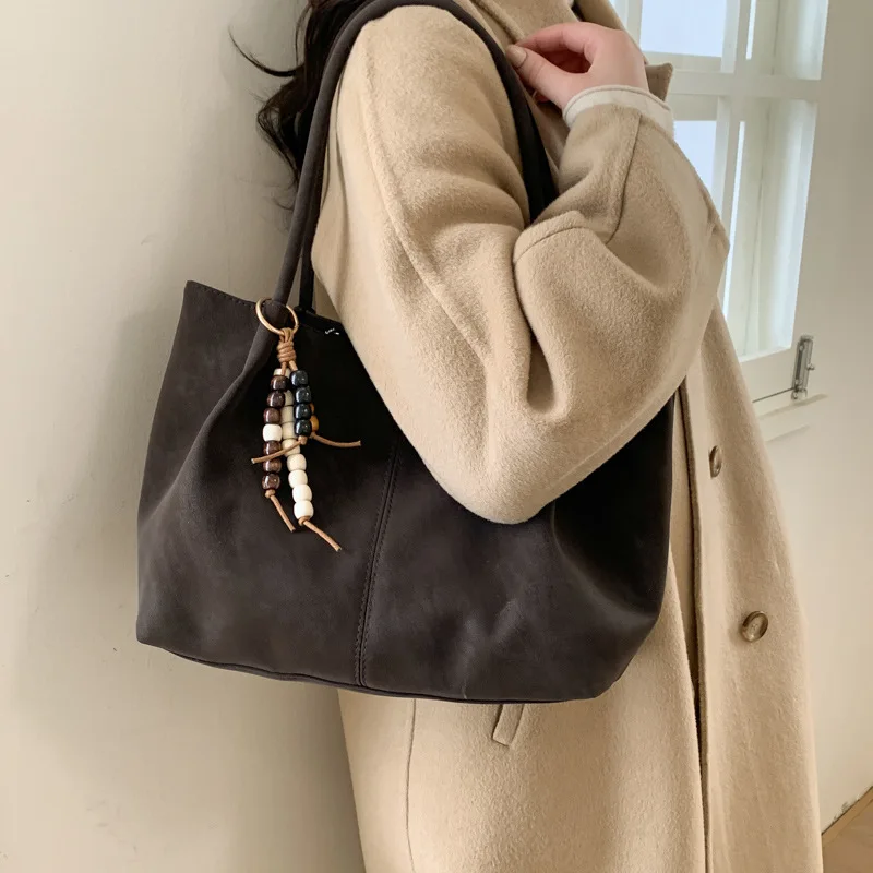 Retro Large Capacity Women's Shoulder Bag Casual Commuter Handbag Tote Bag Simple Design Autumn Winter New Style Fashionable