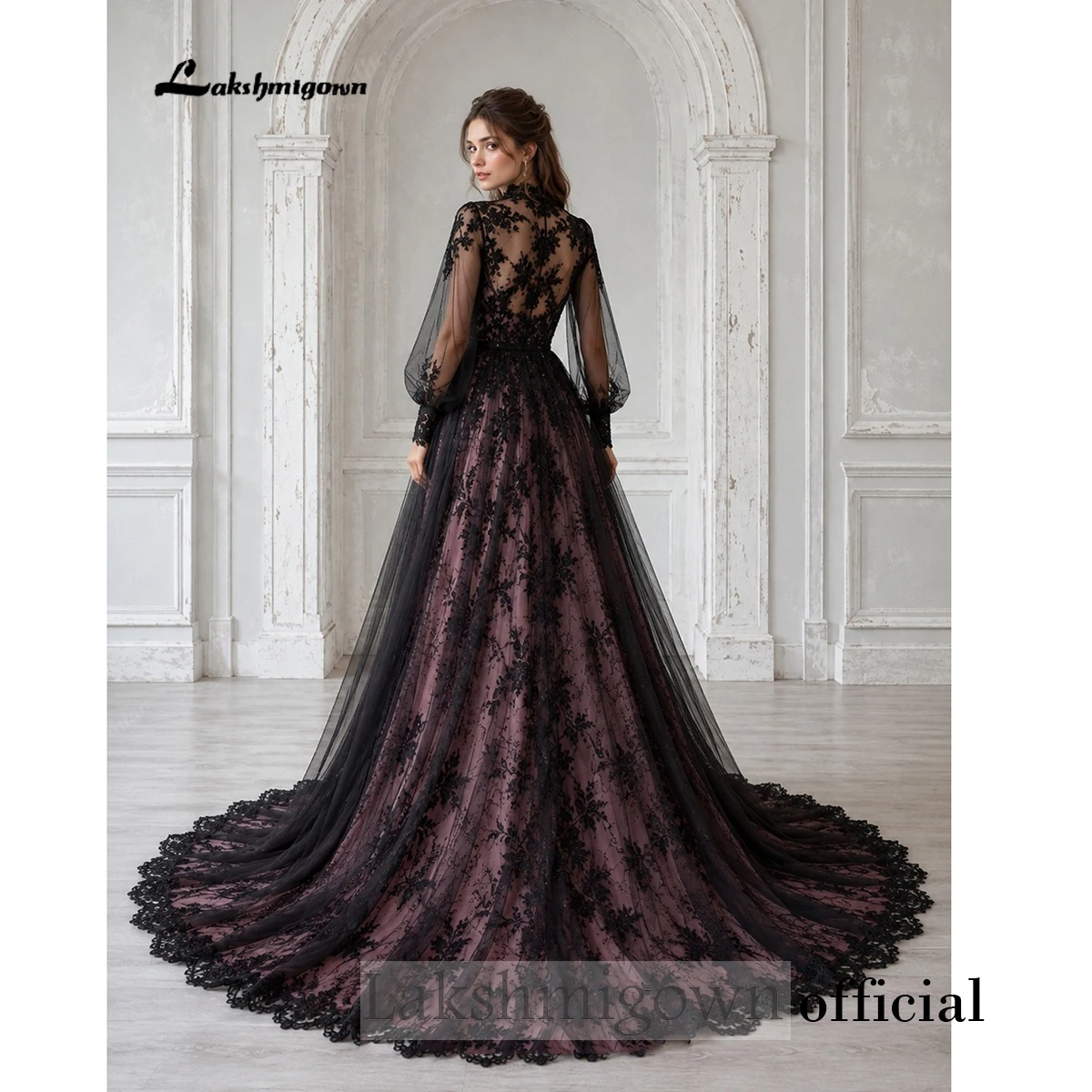 Lakshmigown Hochgeschlossenes Gothic-Hochzeitskleid mit langen Puffärmeln, schwarzen Spitzenapplikationen, staubrosa Fütterung, A-Linien-Brautkleid, nach Maß gefertigt – Detail 6