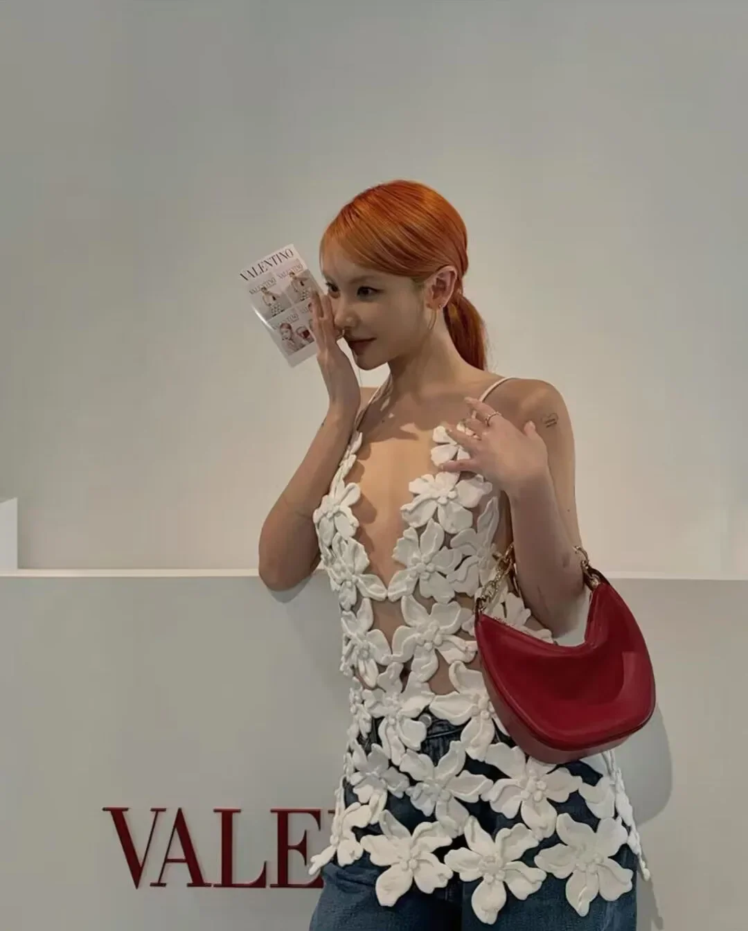 ใหม่แฟชั่นสีขาวผู้หญิงเซ็กซี่ Halter Hollow Out Bodycon Mini Dress แฟชั่นไนท์คลับปาร์ตี้วันหยุดสวมใส่