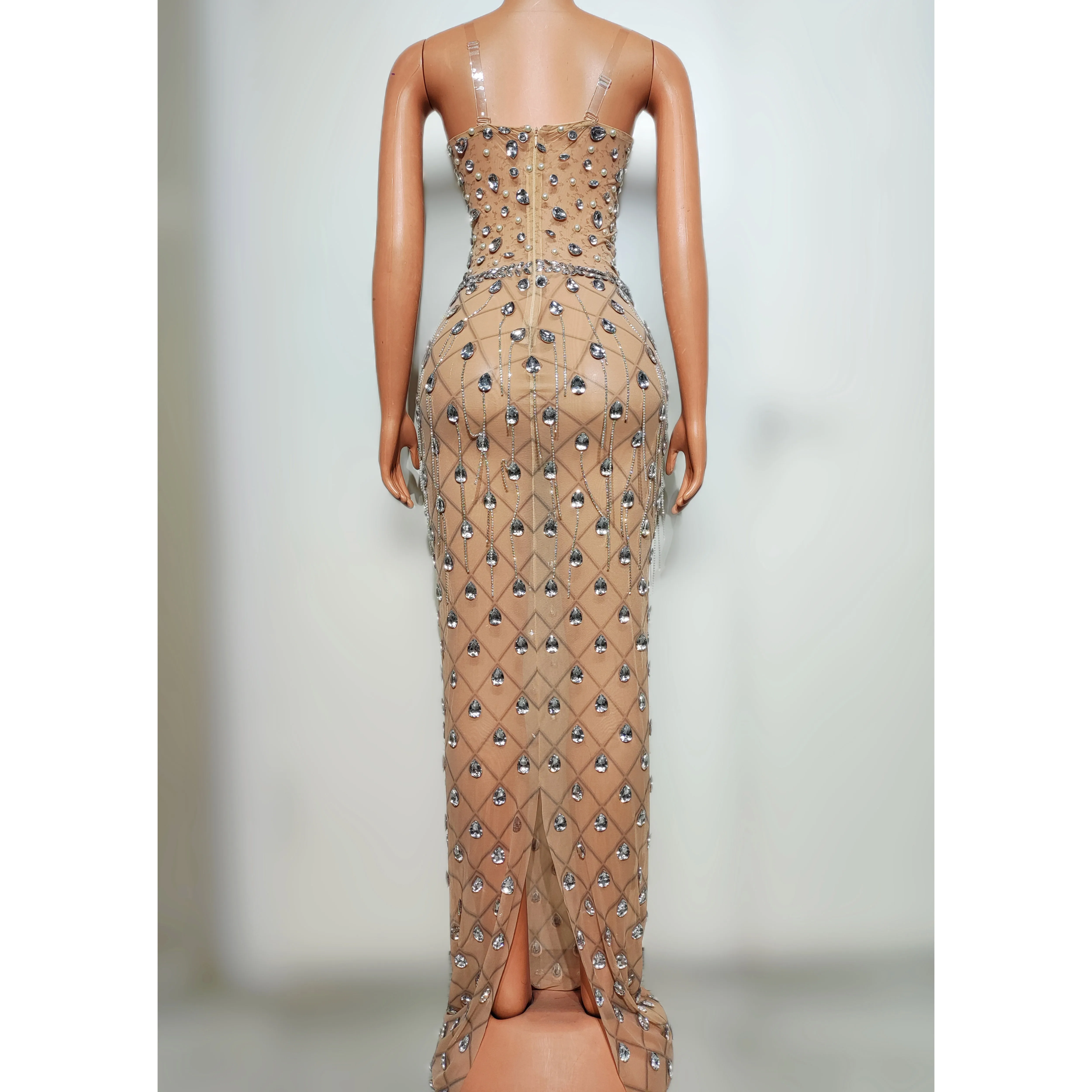 Boate bar dj cantora feminina líder dança palco desempenho cheio de diamante sexy perspectiva malha saia longa festa tema mostrar