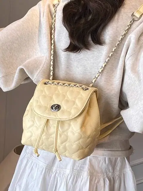fashionable-heart-shaped-women's-backpack-2026-new-style-sweet-school-style-bucket-bag-with-chain-ins-small-fragrance-style