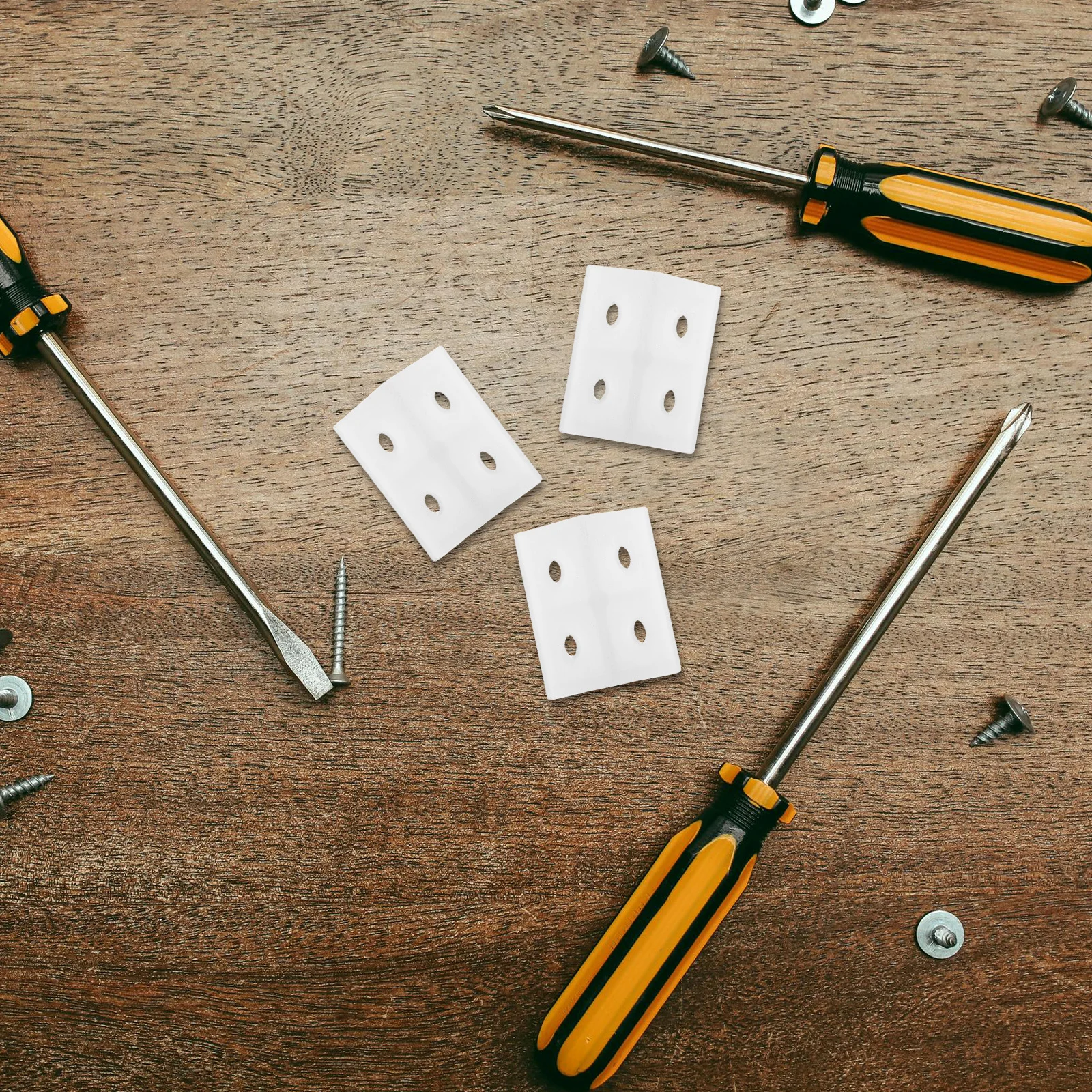 20 قطعة من دعامات الزوايا البلاستيكية 90 درجة مع تصميم 4 فتحات للخزائن والأرفف والخزائن ودعم الأدراج والأثاث #2