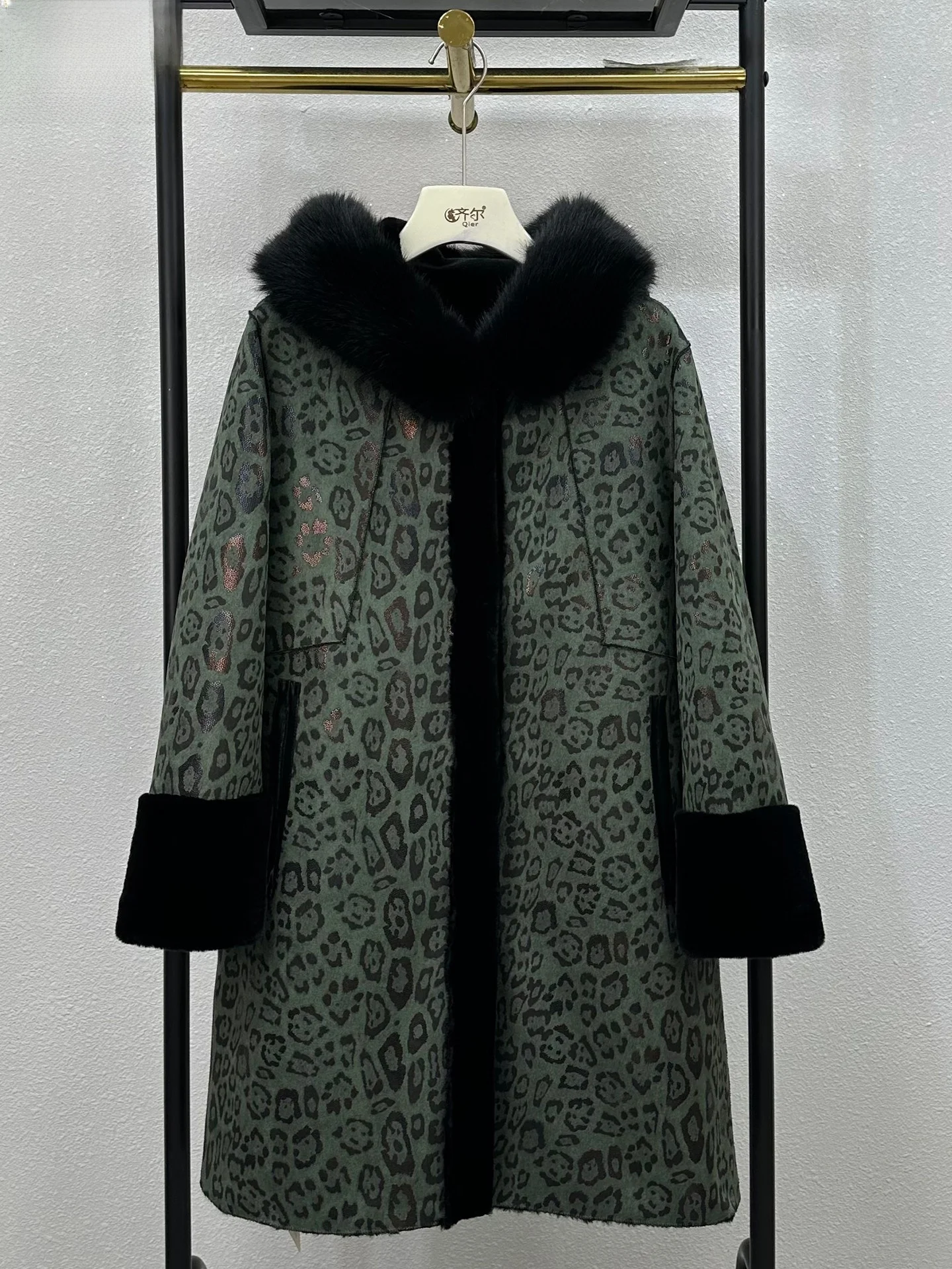 

Double-Sided Wear Leather Fur Inteated Outerwear Women's Faionable Leopard Print Mid-Aged And ly Fur Coat