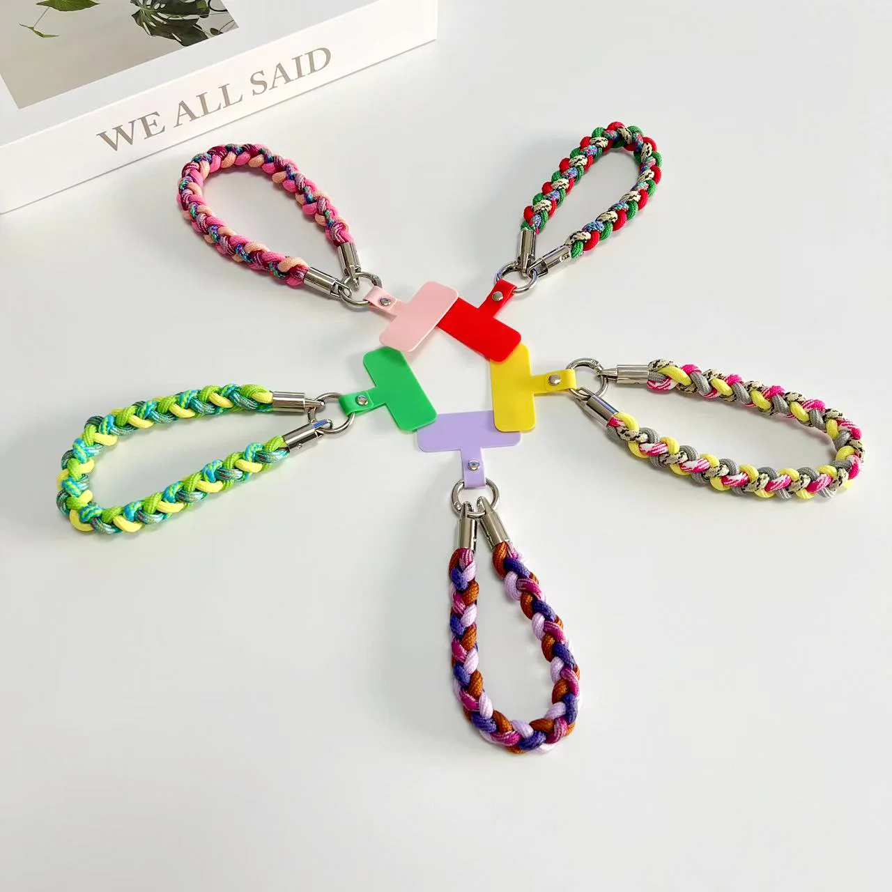 Kreatywna i wspaniała kombinacja kolorów, kreatywna opaska na nadgarstek z kreskówek, uniwersalna smycz do telefonu komórkowego, zawieszka do akcesoriów