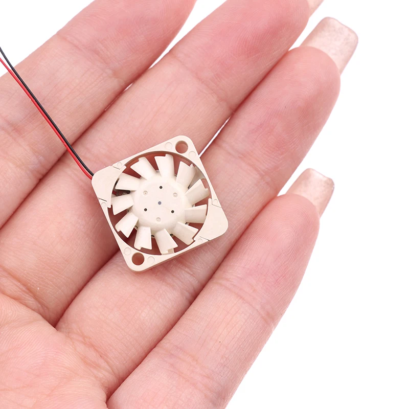 1Pc nuova ventola di raffreddamento 5V 1703 1.7cm UF3H3-700 Micro ventola ultrasottile a 2 fili