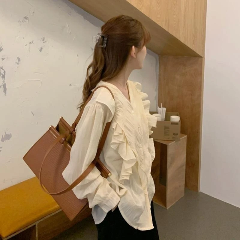 Chemise et chemisier à col en V pour femmes, vente de vêtements populaires coréens, Cool, fin, élégant, tunique de luxe de styliste, hauts féminins solides, 2025