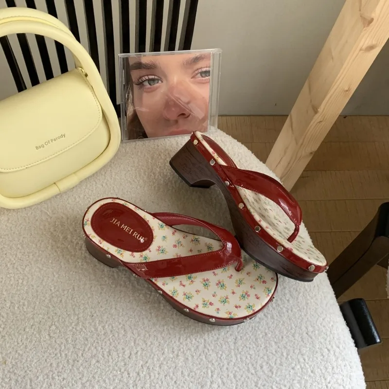 

Новые летние женские шлепанцы на платформе с заклепками, изысканные, удобные, для отпуска, повседневные, дизайнерские туфли, Zapatos Mujer