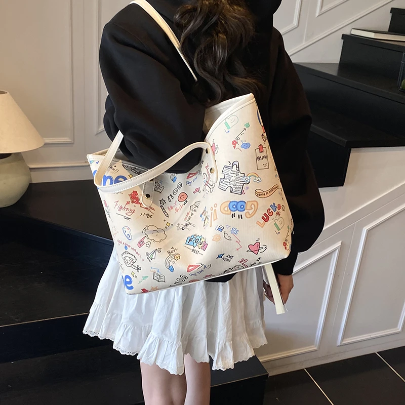 

Women Luxury Leather Fashion Shoulder Bag Trendy Designer Tote Handbag For Beautiful Daily Wear