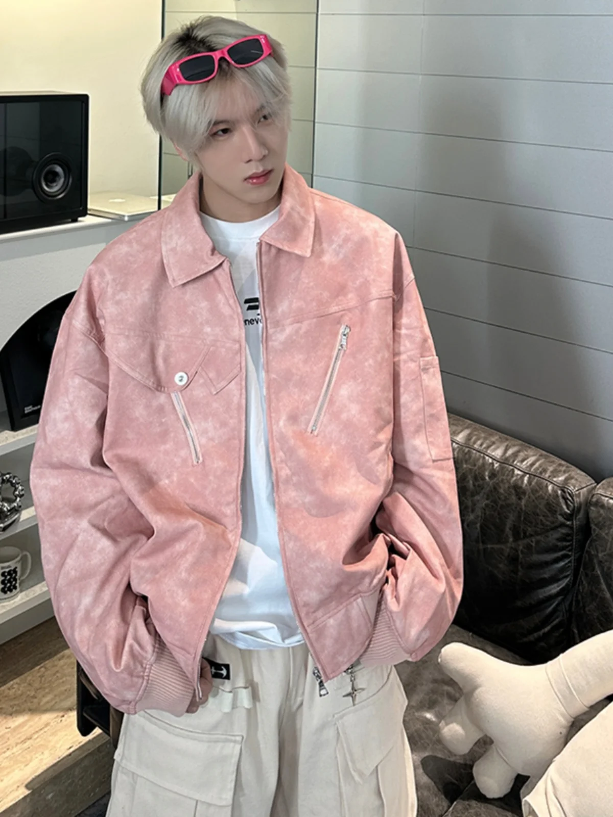 

Мужская ретро-куртка в американском стиле из розовой искусственной кожи, осенняя, с эффектом потертости, байкерская, с градиентным цветом и воротником из искусственной кожи