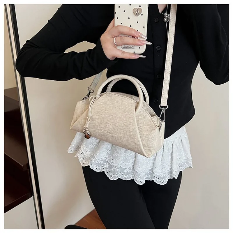 

Women's Handbag Made Of Prairie-Printed Leather Boasting Paris Commuter Vintage Spacious Daily Look​