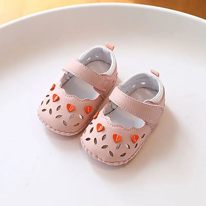 2026 Summer Baby Girl First Walkers Sandals Heart Design Breathable Soft Sole Shoes 0-1 Year