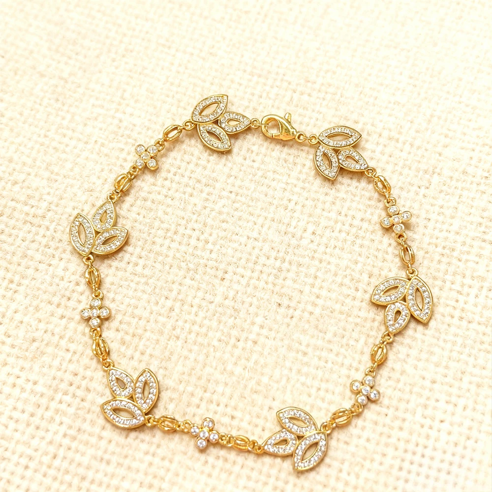 

2025 Trendy Jewelry Diamond studded Six Leaf Bracelet, Fashionable, Versatile, High Luxury Quality