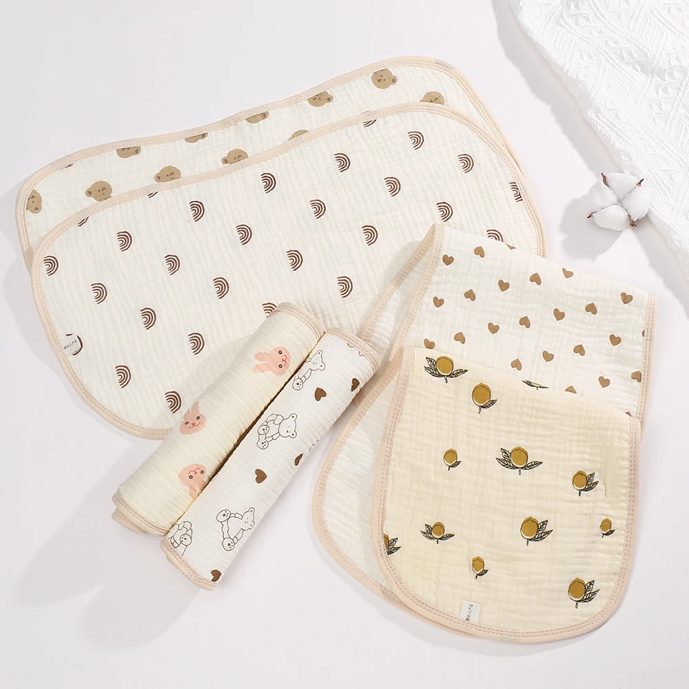 New Cotton Baby Bib Heart Cartoon Soft Cotton Burp Cloth Saliva Towel for Boy Girl Baby Bibs Safety Feeding Accessories