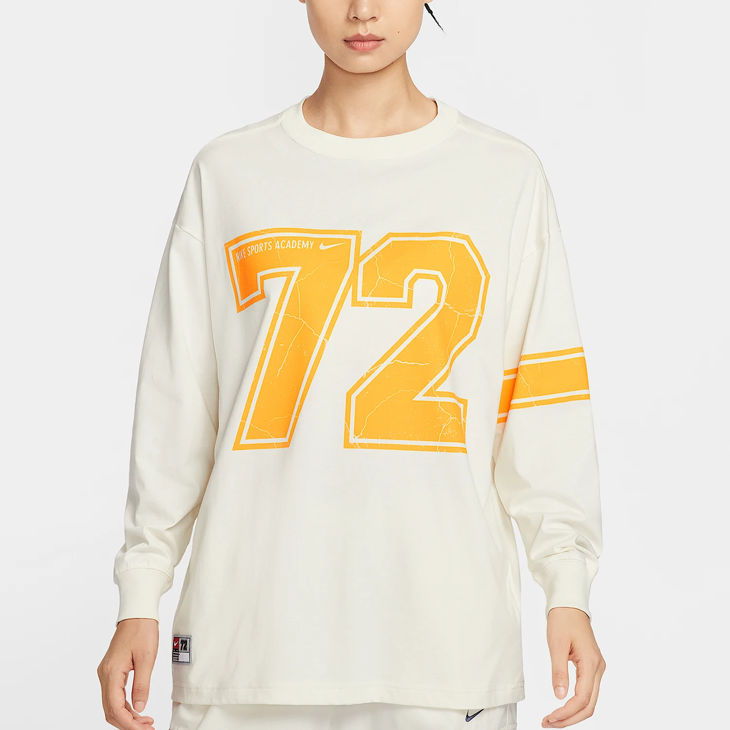

Оригинальная женская футболка Nike Sportswear свободного кроя с длинными рукавами IO0481-047