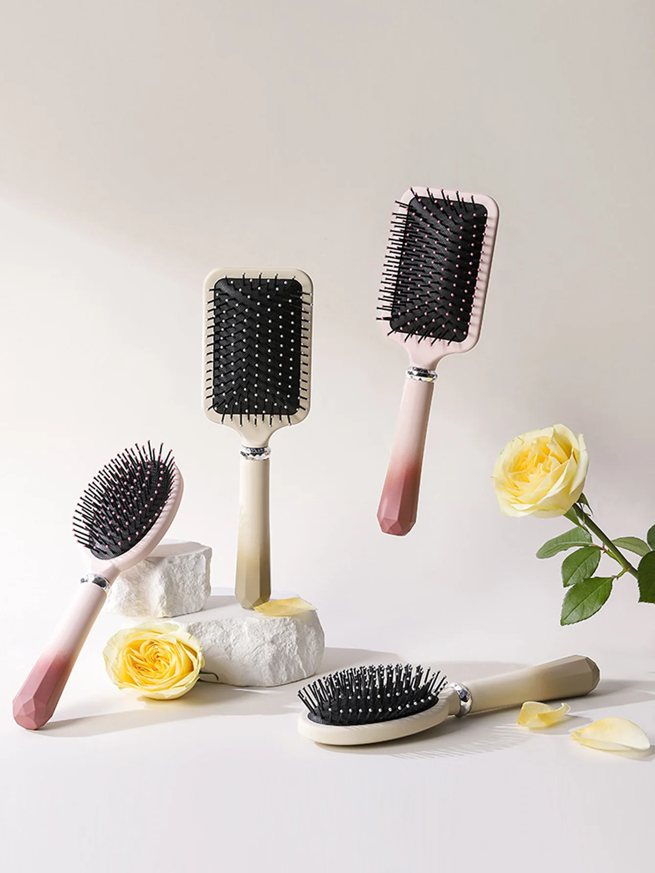 

﻿1‌Pcs Unisex Gradient Massage Brush with Air Cushion‌ Women Combs Men Hair Brush Styling Tool