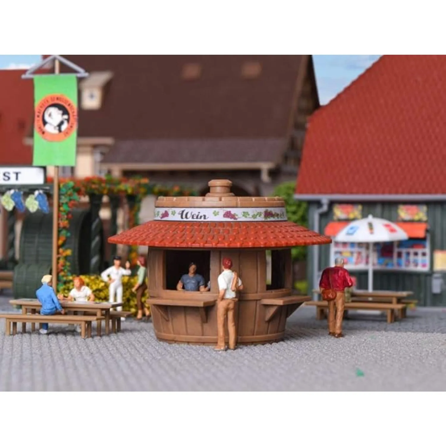 Pack of 100 Mini Model Railway Figures People Figures Painted Sitting and Standing People Various Poses Miniature People Track H