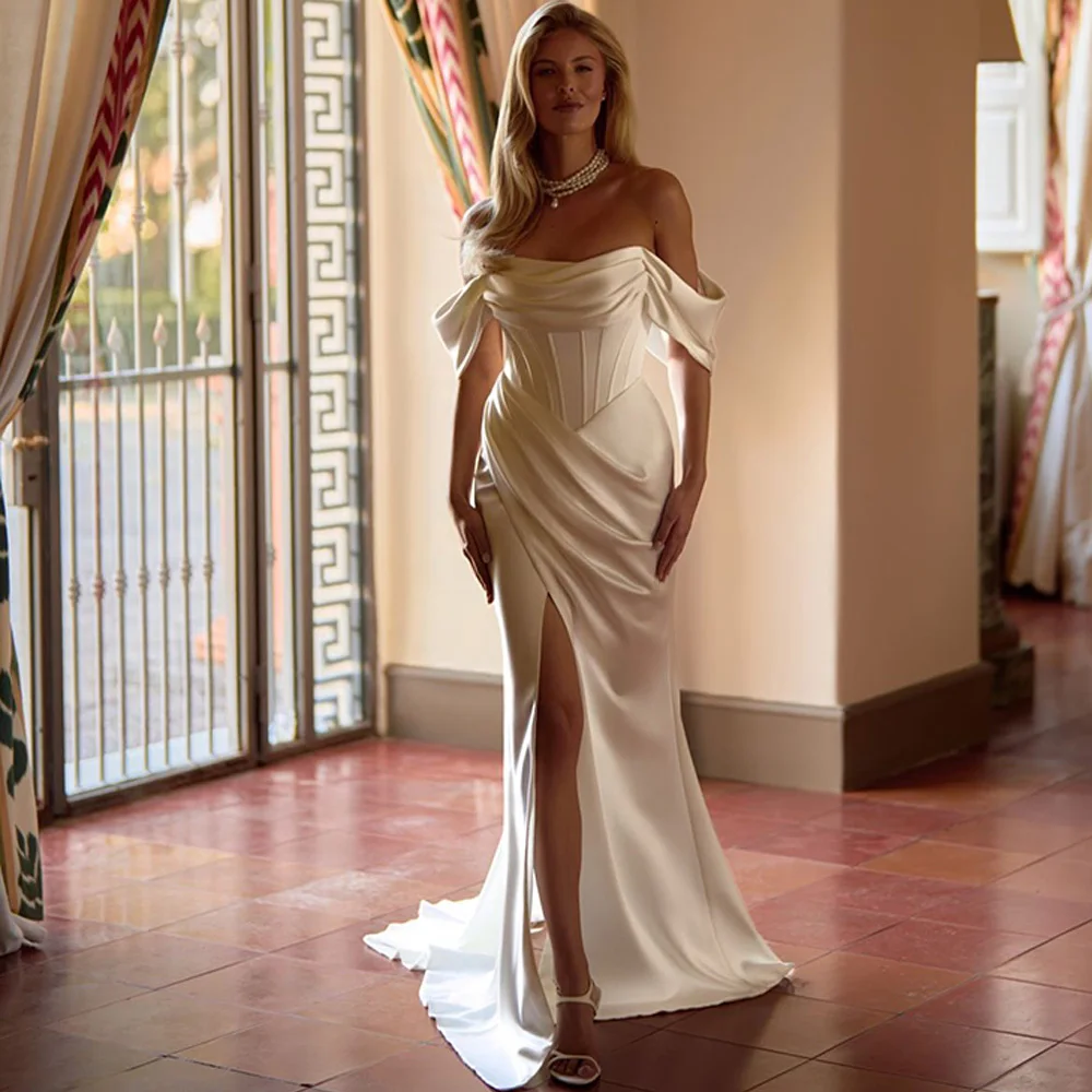 

Charming Satin Sleeveless Bridal Gowns with Side Slit Customized Mermaid Strapless Vestido De Novia Fashion Pleat Wedding Dress