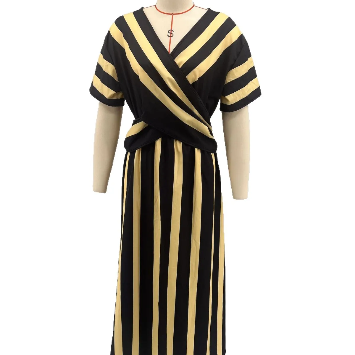 Robe de vacances décontractée, ample, rétro, imprimé rayé, manches courtes, col en V, style Boho, plage plissée, ligne a, longue, été