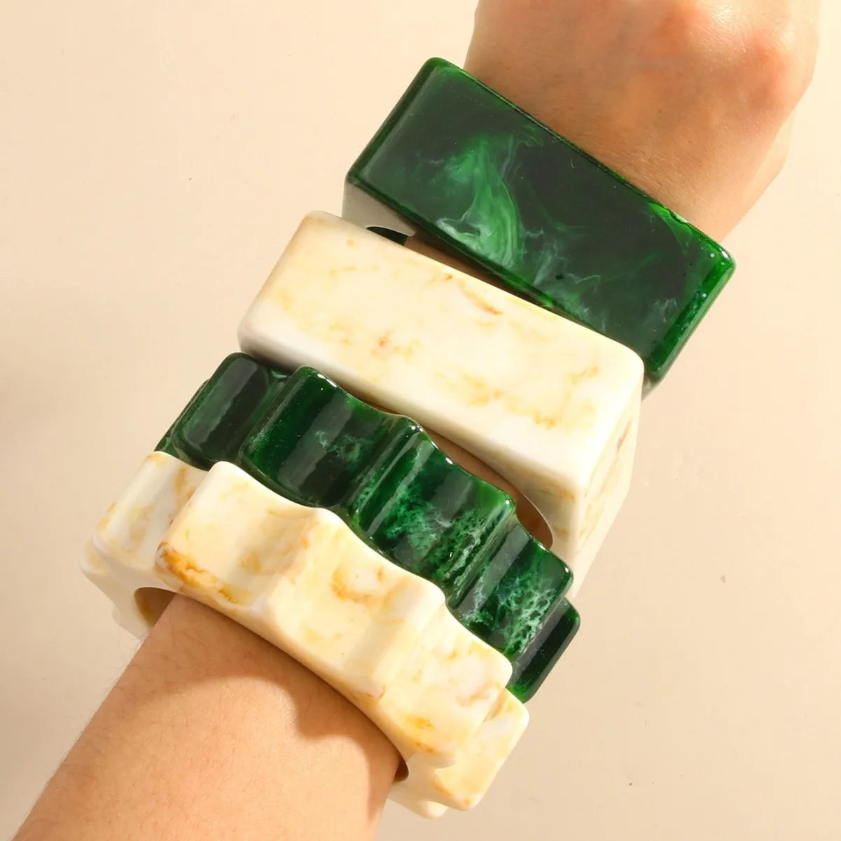 Vintage Beige Green Resin Triangle Square Acrylic Cuff Bangle Bracelets Geometric Wide Stackable Bangles Fashion Chunky Jewelry