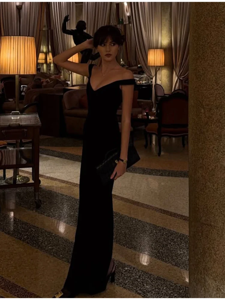 

Черное макси-платье с глубоким V-образным вырезом и открытыми плечами, женское сексуальное облегающее длинное платье без рукавов, вечернее платье для ужина 2026